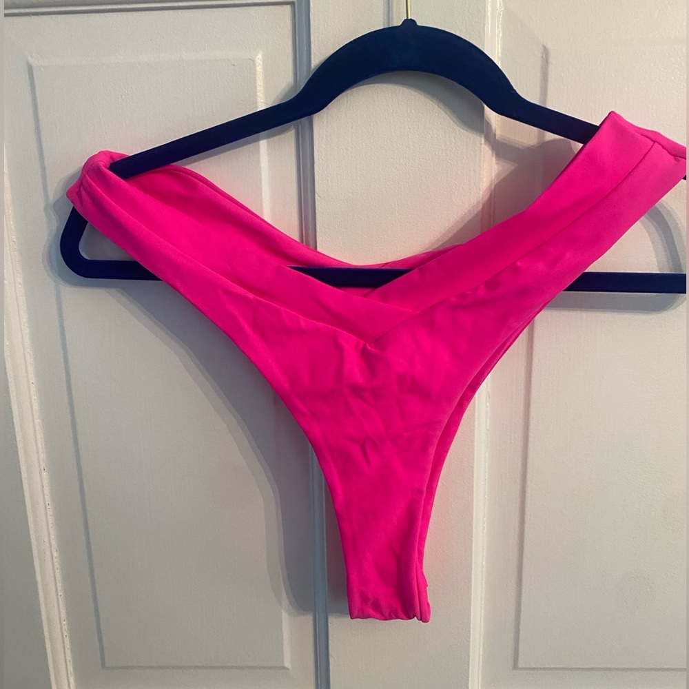 Never worn Sz L shein bikini bottom